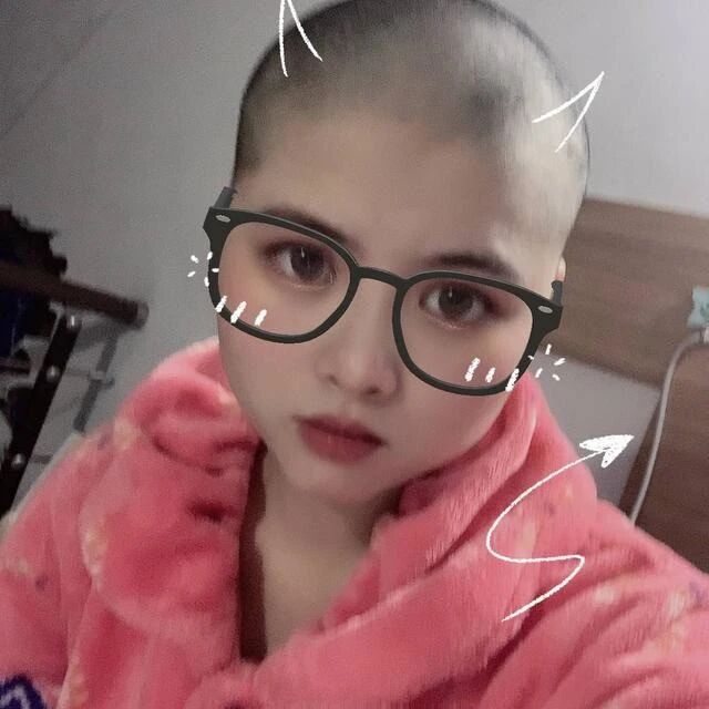 “90后”女护士剃光头发，竟是因为患者的一个表情