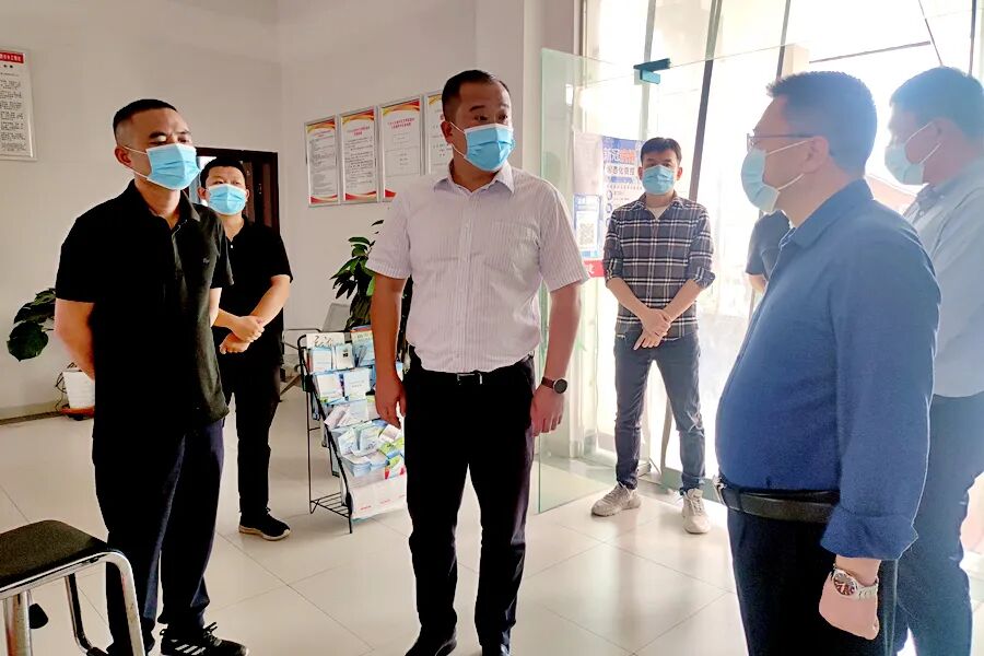 王亮实地督导检查疫情防控工作