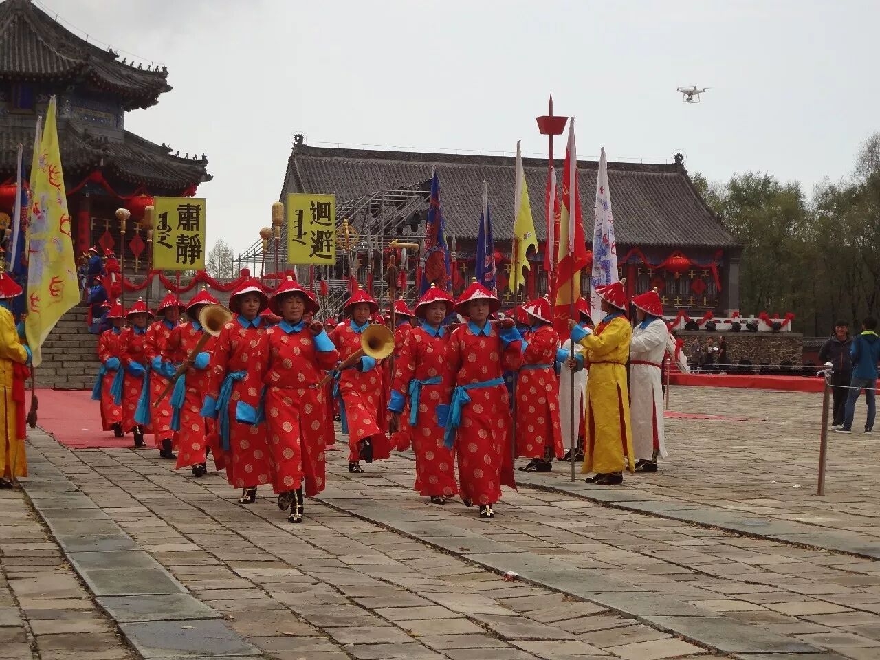 树高千丈,落叶归根