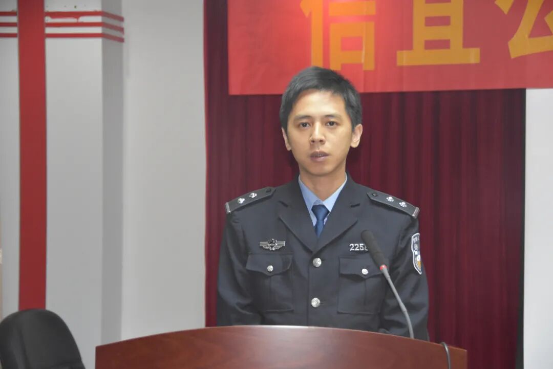 队伍教育整顿信宜市公安局举办队伍教育整顿先进事迹报告会