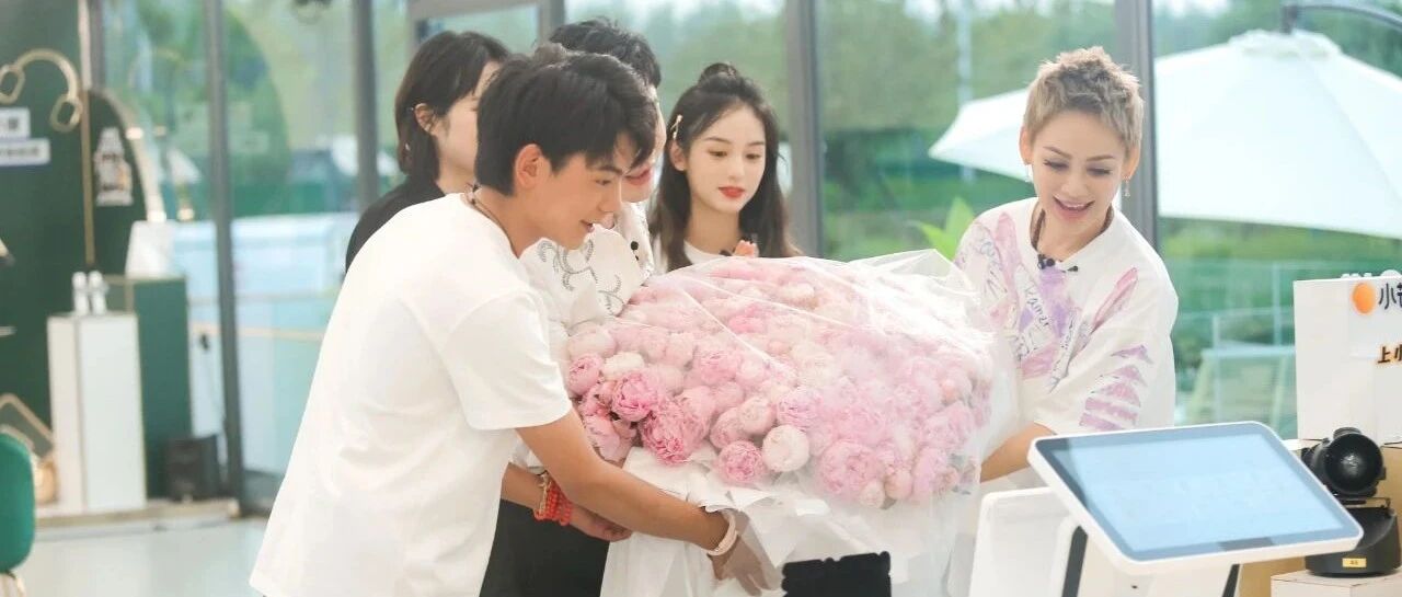 《中餐厅5》老朋友AKA店长黄晓明，这季竟碰上了她！