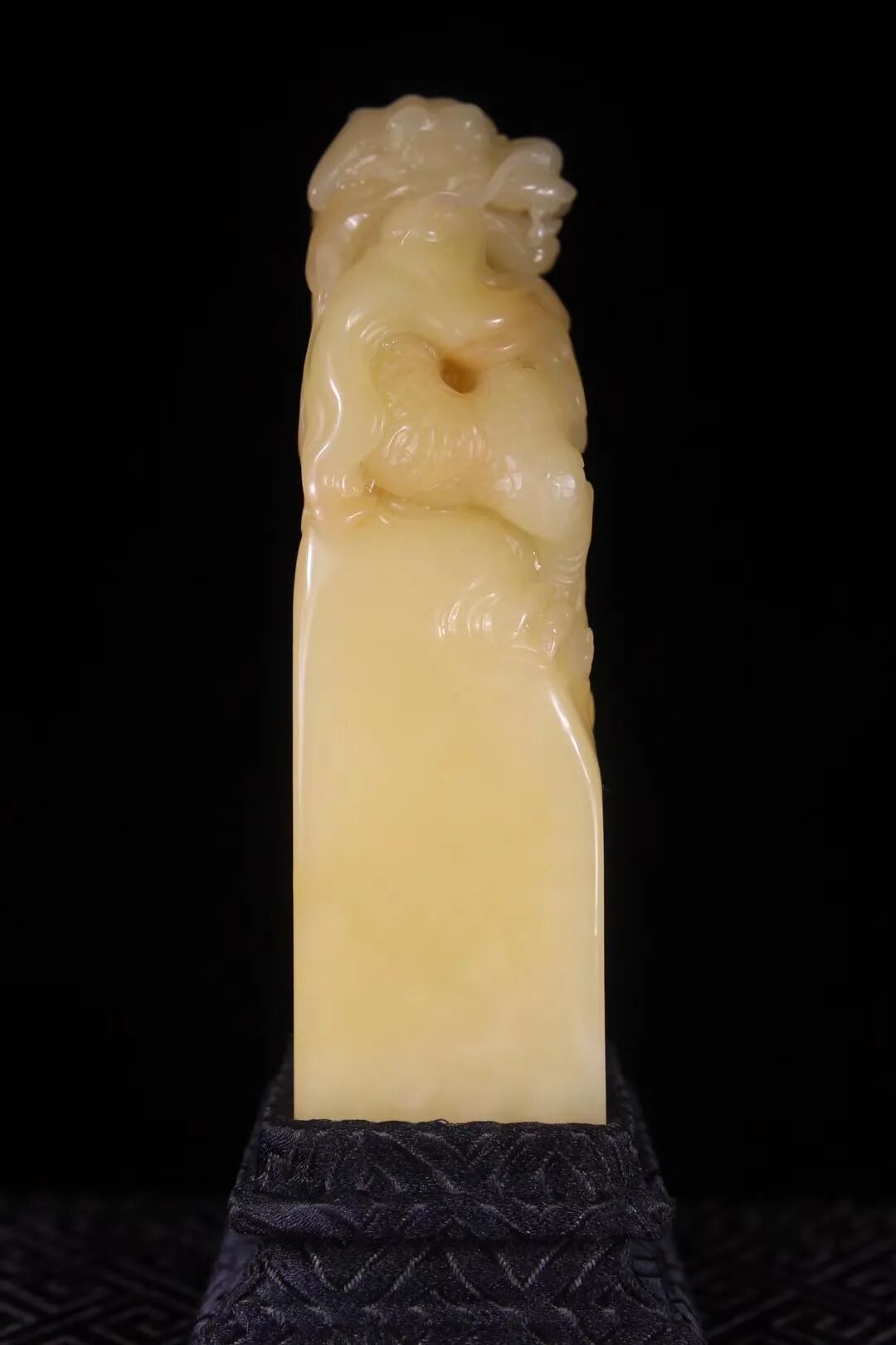 新品未使用】天然芙蓉石のフラワーネックレス【箱付き】 いいっ