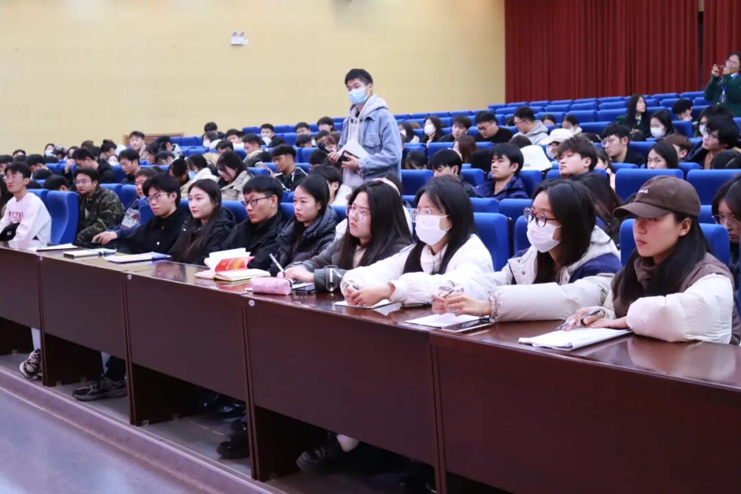 校友讲坛 | 发挥模范作用 ，营造良好学风