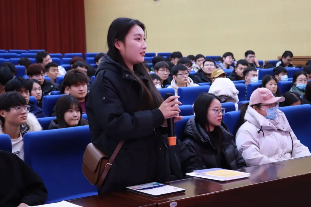 校友讲坛 | 发挥模范作用 ，营造良好学风