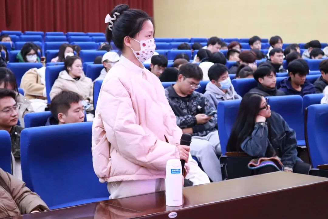 校友讲坛 | 发挥模范作用 ，营造良好学风