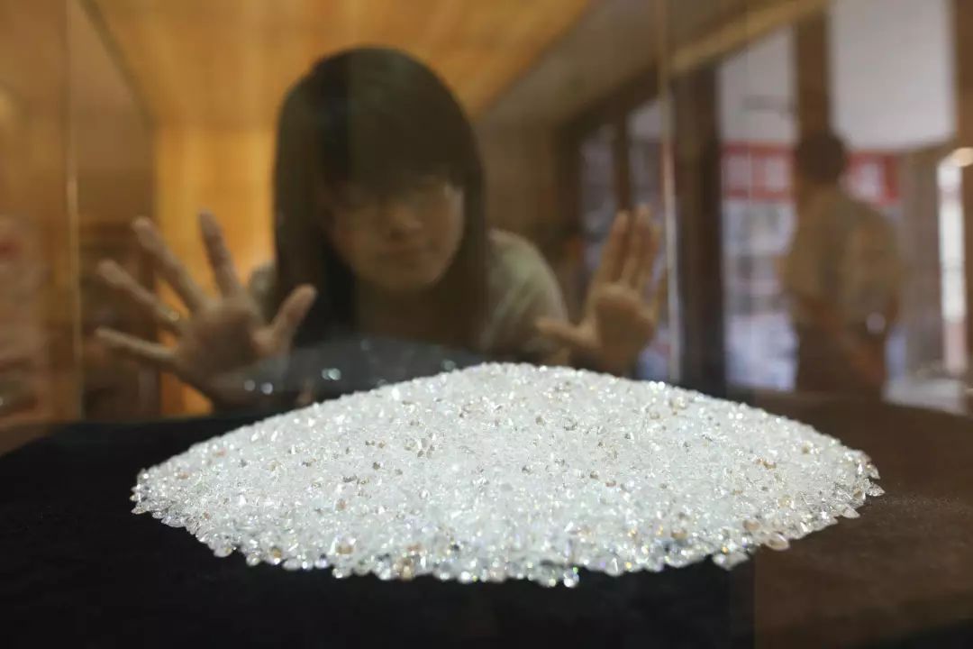 令人吃驚的中國鑽石：年產200億克拉占全球九成，還有70%機器閒置 時尚 第1張