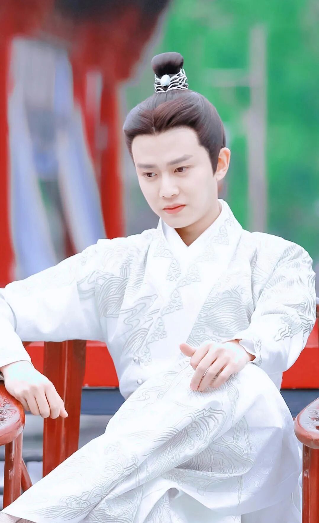 你心里的白衣少年有他吗 时尚芭莎 Bazaar中文网