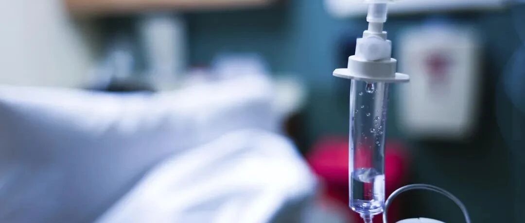 危在旦夕！68岁老人爬山突然胸痛，一查血管像石头！庆幸的是……