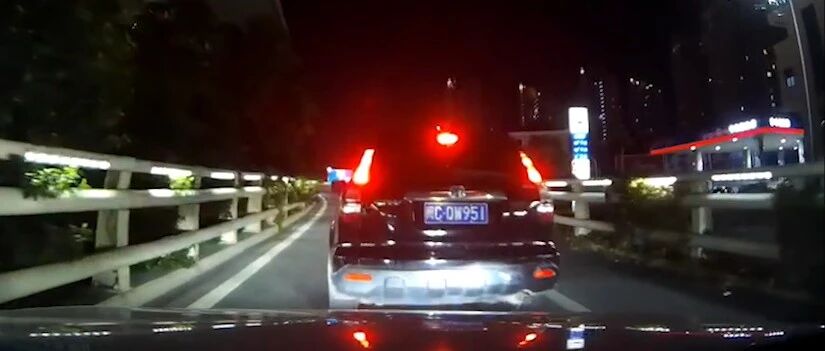 闽CQW951，你太可怕了！泉州田安大桥匝道上，一连串骇人操作！