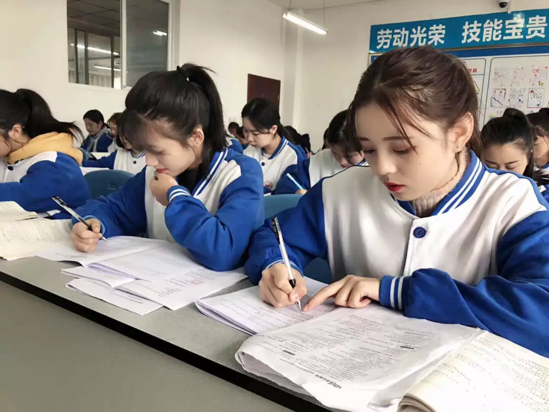 【乐计风采】乐山市第十一届中等职业学校技能大赛乐计选手获奖捷报! 【乐计风采】乐山市第十一届中等职业学校技能大赛乐计选手获奖捷报!