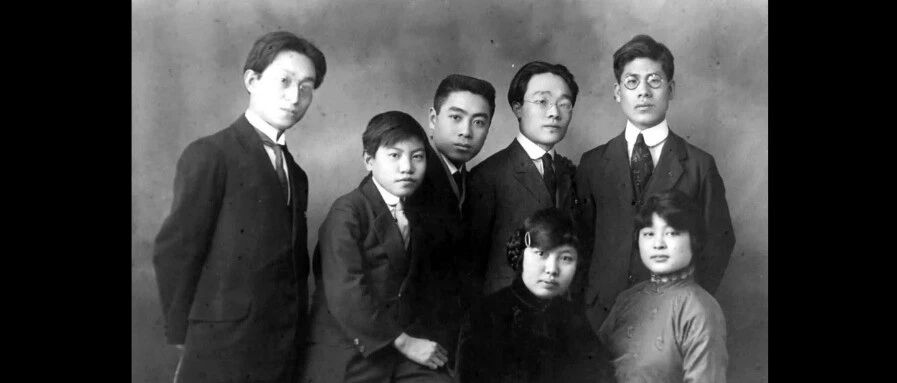 100年前，这位写新闻的旅欧青年影响了中国历史