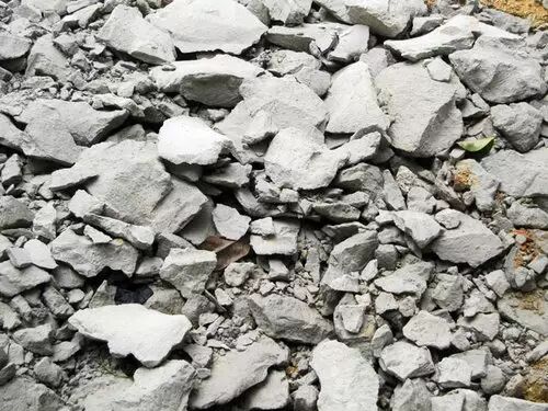 江川一搅拌车故障,车内水泥凝固取不出来,这可急坏了大车司机.