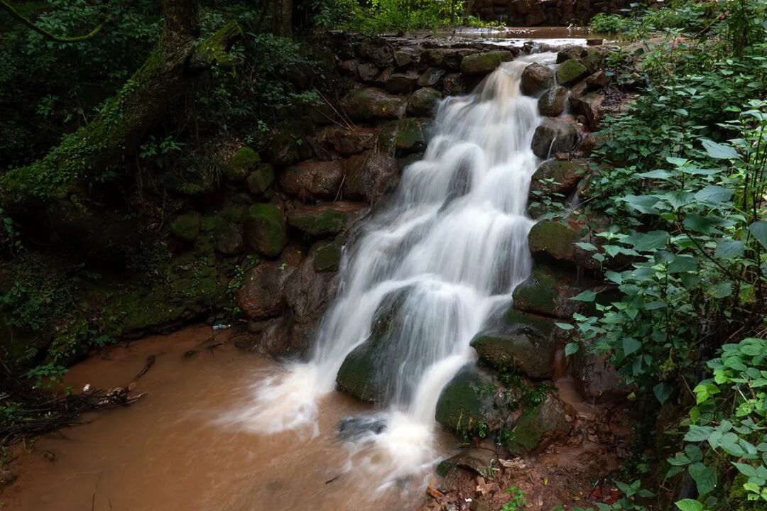 太壮观玉溪这个藏在山里的瀑布美得令人惊叹