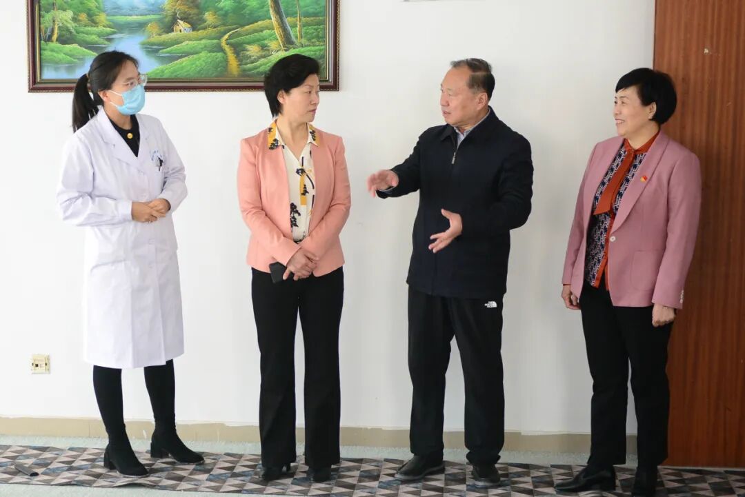 委党组书记,主任,市中医药管理局局长张月莲实地调研医疗机构发展状况