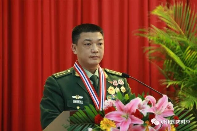 贫困一线20多年的扶贫先锋——他就是武警广西总队柳州支队政委何方礼