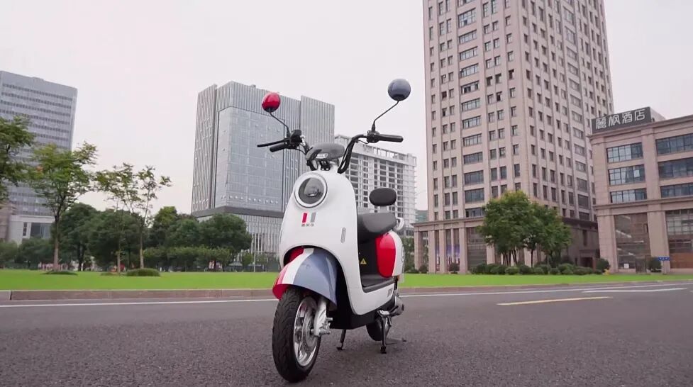 拥有硬核技术的2款电动车，电机强劲又省电，还支持快充(图4)