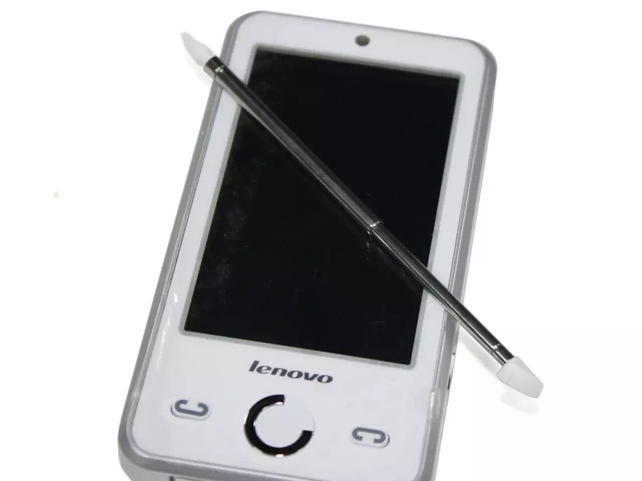 功能机时代,电阻触摸屏搭配手写笔的设计曾风靡一时,无论是当时的手机