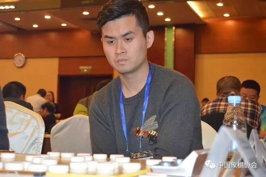 川军士气大振,孟辰在劣势下积极运子,几度成功化解对方李智屏攻势