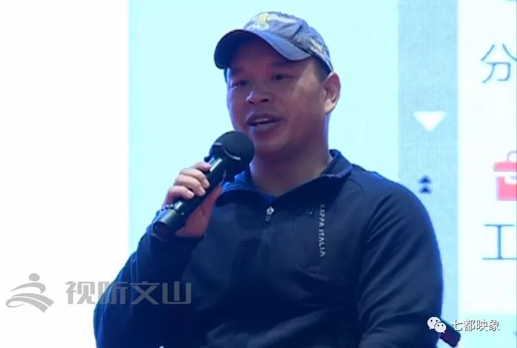 校园励志小品剧本4人_激人奋进的七个经典励志故事_中国最励志的人