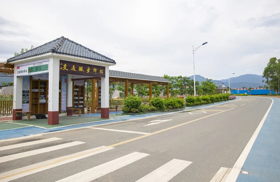 677公里,是路基宽度为9米,路面宽度为7米的三级公路,贯穿埔前镇埔前村