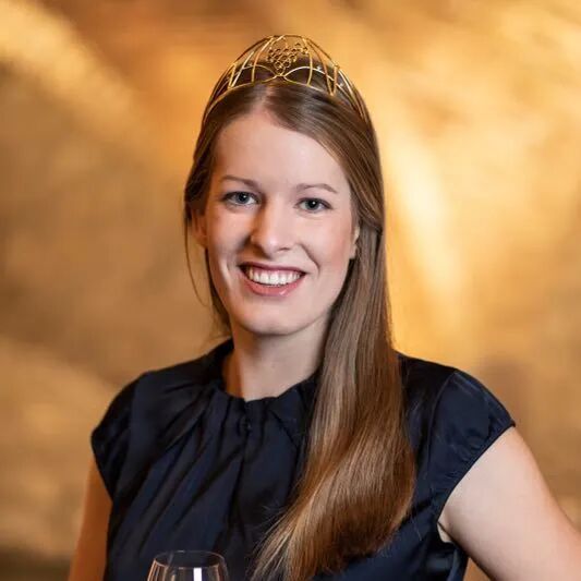 红酒海报 7.2上海 & 7.8深圳 | 德国葡萄酒公主邀你加入wineapp雷司令盛宴