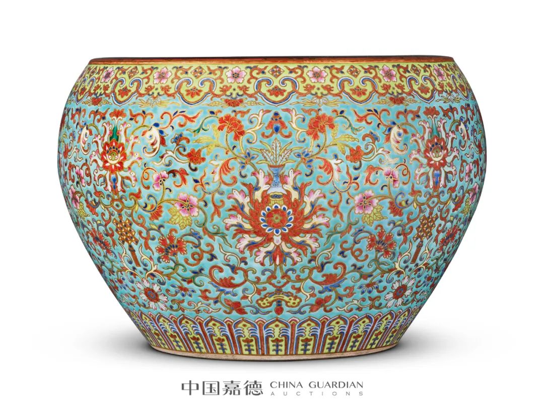 中国古玩大清乾隆年製紅釉龍鳳文様花瓶