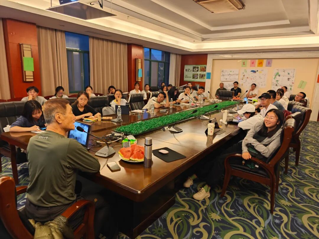 宝天曼营期室内课程