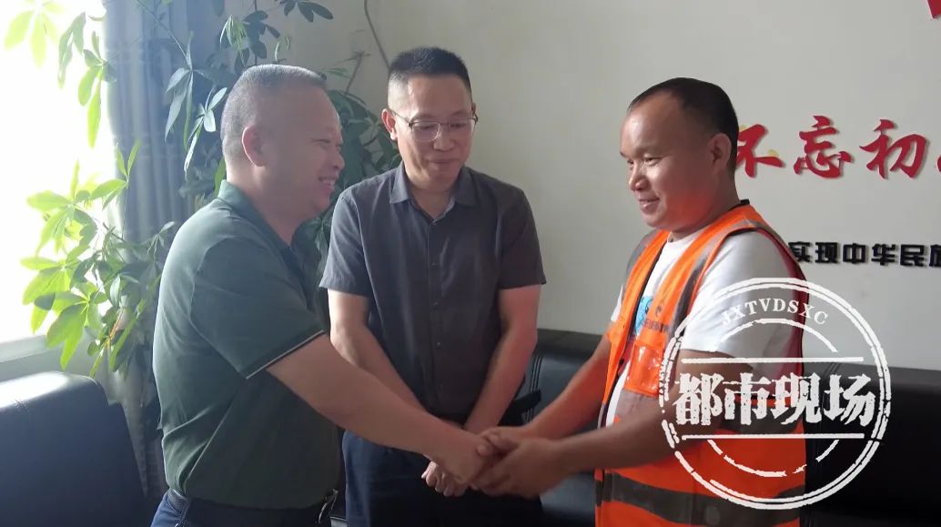 長沙清潔,長沙清潔服務,長沙專業(yè)清潔,長沙清潔公司,湖南專業(yè)清潔,長沙保潔公司,長沙專業(yè)保潔,長沙物業(yè)保潔