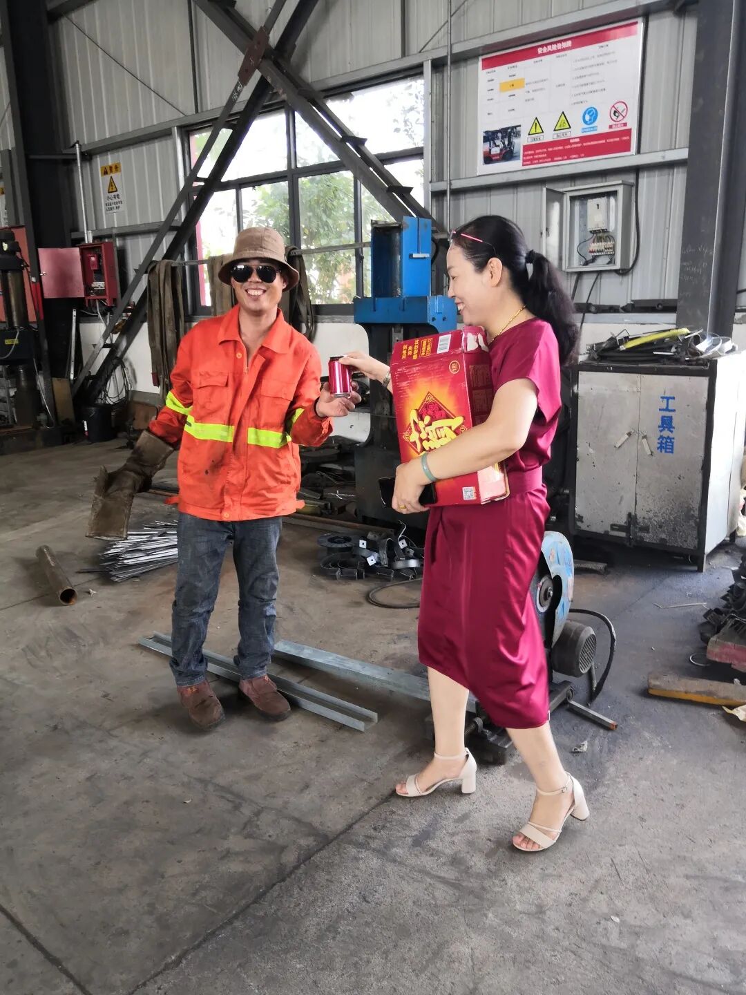 送清凉 | 炎炎三伏天“清凉”沁人心