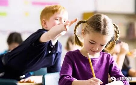 孩子上幼儿园后要尽早进行生理和心理训练