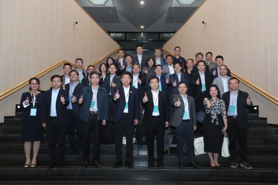 20240427-“环境院长论坛”在AG（中国）AG·官方网页版成功举办-拍摄者不详-与会人员合影.jpg