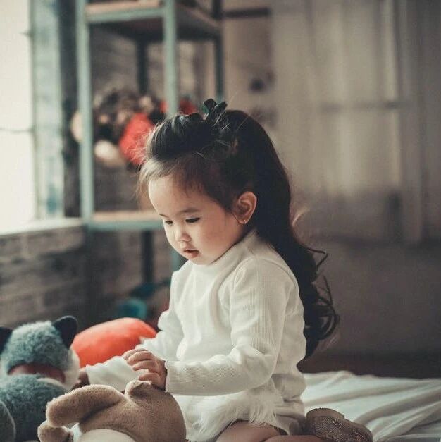 别再买买买了！那些死贵又不好玩的玩具该扔了，孩子还可以这样玩……