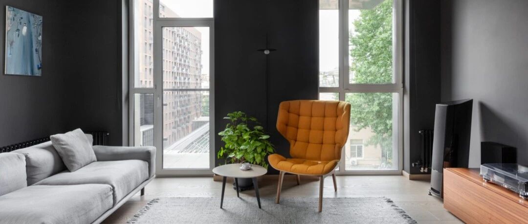 100㎡ 两室一厅，黑色墙面这样使用一点都不沉闷