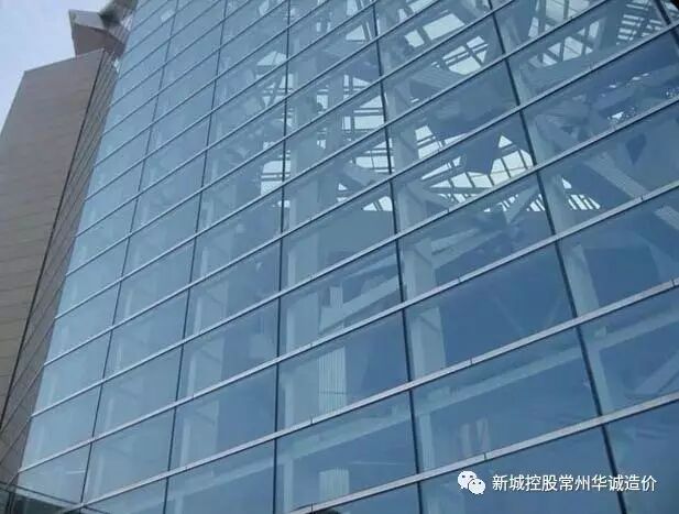 半隐框玻璃幕墙