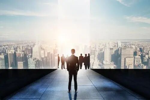 第一次见面可以不谈销售，那谈什么？