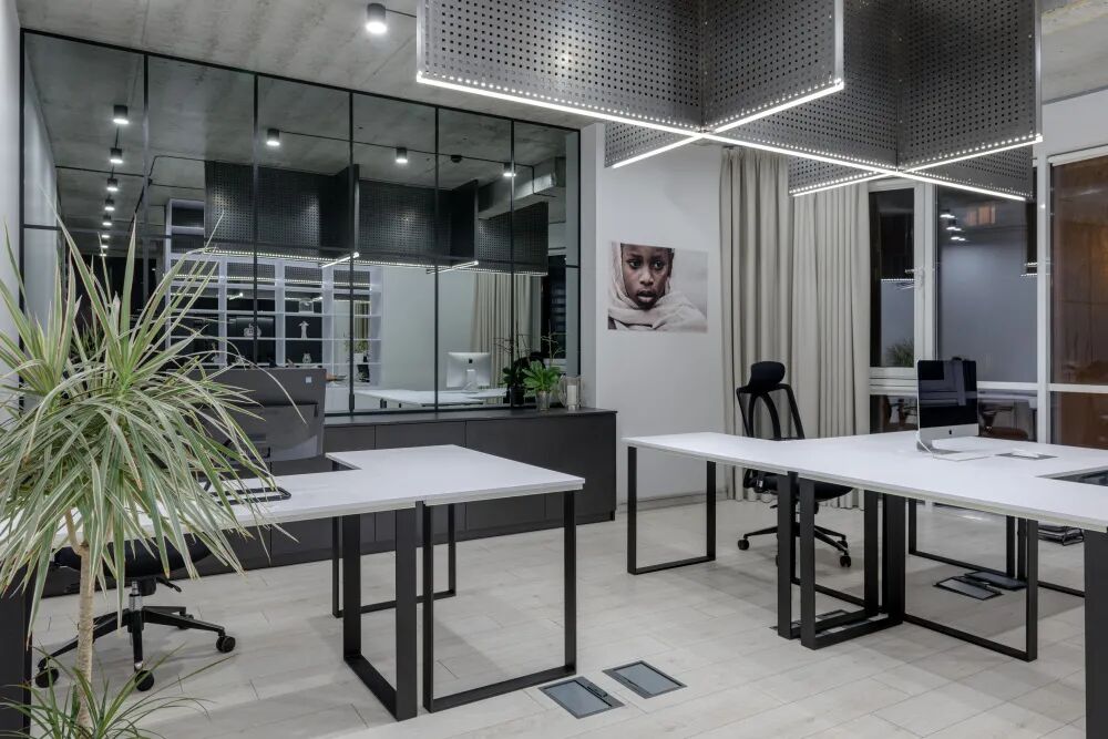 东莞市办公室装修设计简洁工业风办公室设计装修案例