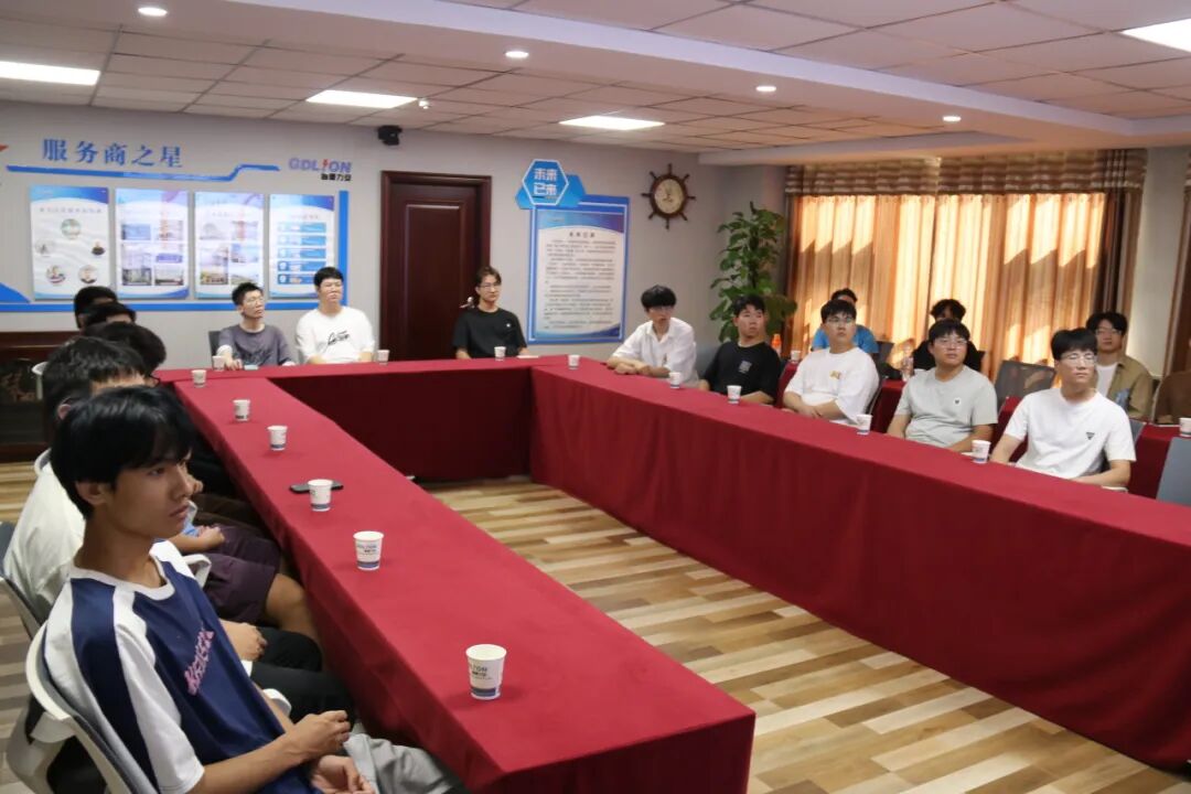 鄭州輕工業大學建筑電氣與智能化專業師生一行到力安科技參觀學習