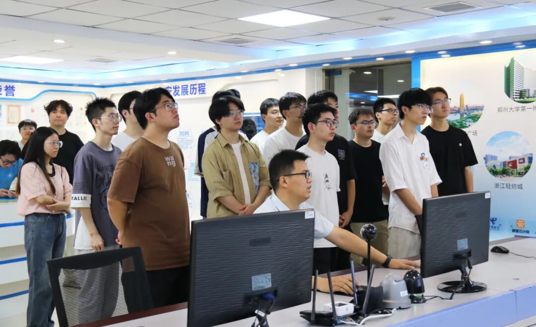 鄭州輕工業大學建筑電氣與智能化專業師生一行到力安科技參觀學習