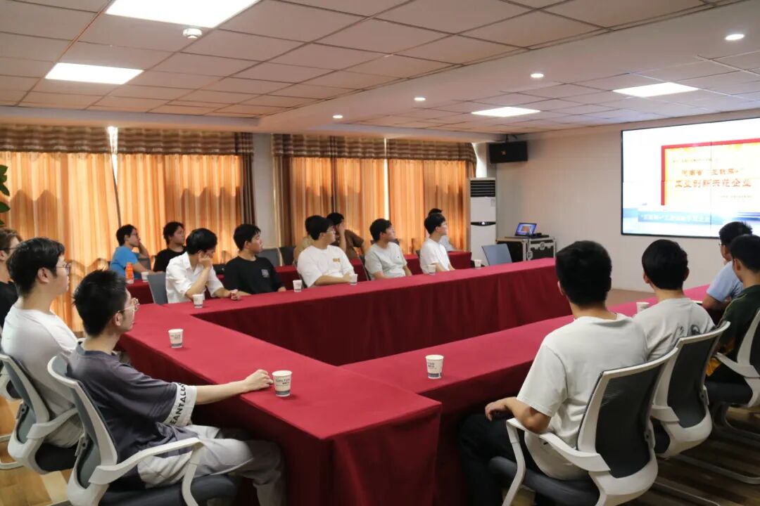 鄭州輕工業大學建筑電氣與智能化專業師生一行到力安科技參觀學習