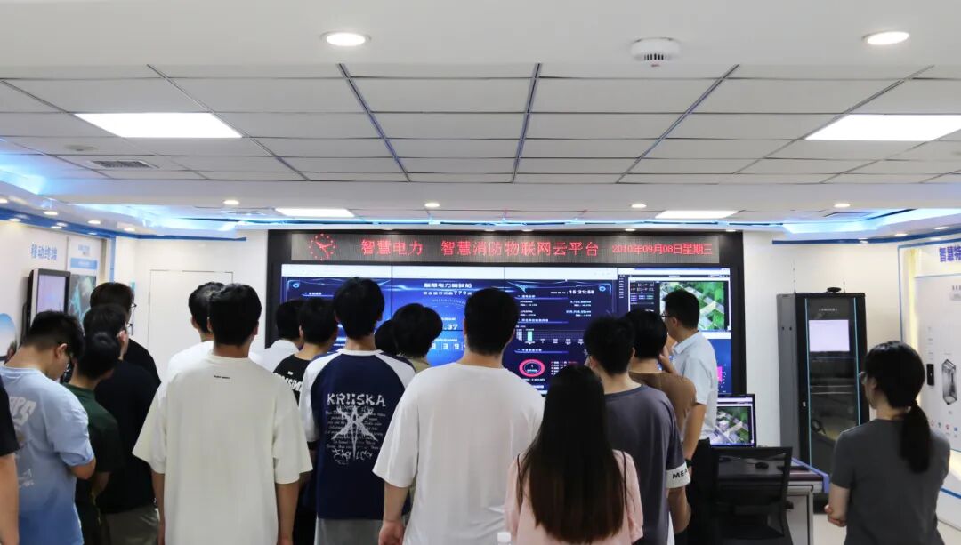 鄭州輕工業大學建筑電氣與智能化專業師生一行到力安科技參觀學習