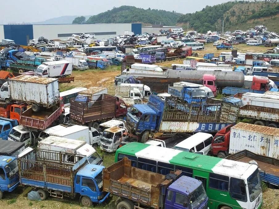 那些报废的汽车，都去哪了？我们把它当垃圾，有人却把它当成宝！