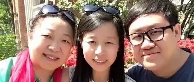 30岁儿媳偷拍婆婆带娃，照片曝光后，微信群炸锅了！