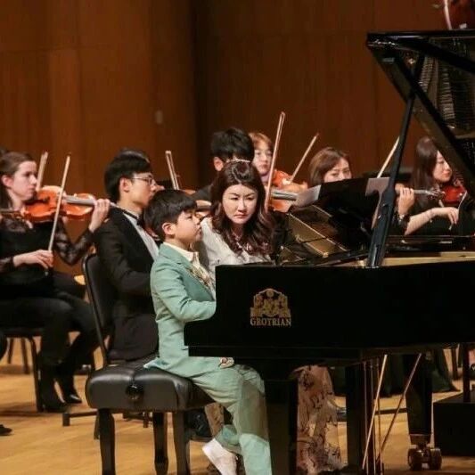 胡可沙溢狠砸24w送安吉上“最美幼儿园”，天价学费背后, 教的竟然是这？