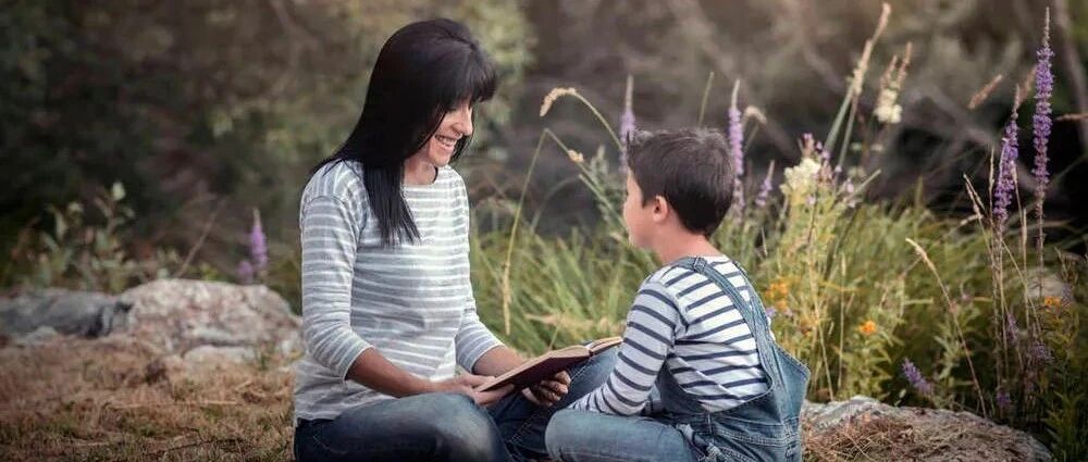 家庭教育最可怕的是：一群不读书的父母在拼命育儿