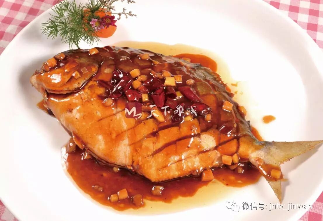 下厨房 今天来做干烧鲳鱼 吃鲳鱼的好处你都知道吗?