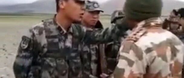 印度接连挑衅，没想到却被熊收拾了！