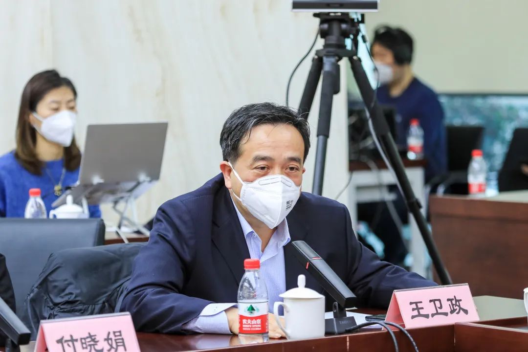 活动中,陆凤存,钱姝磊,王卫政,忻雁翔,陈一峰,马磊萍等6位区人大代表