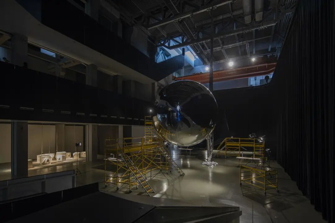 第14届上海双年展开幕,去大烟囱看"宇宙电影"