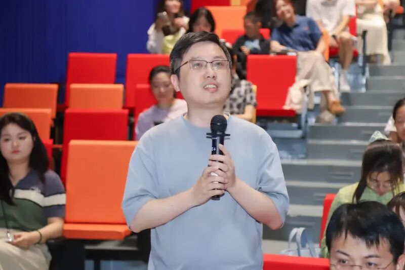 李逸林  上海碧甫照明工程设计有限公司副总经理.jpg