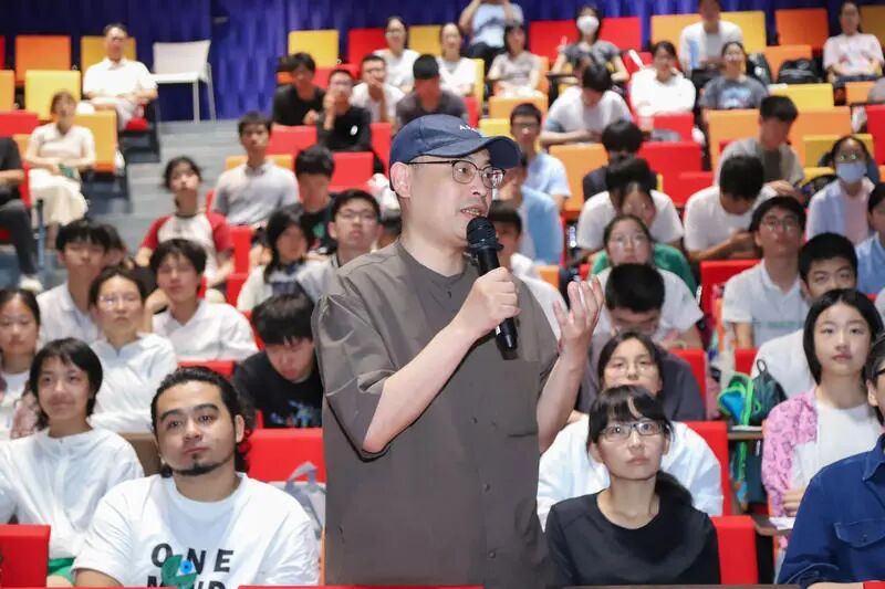 郭金鑫  上海戏剧学院舞美系硕士研究生导师.jpg